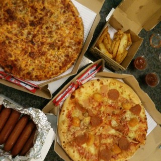 cheese mania, chicken lovers, potato wedges, smoked beef sausage - Sukajadi / Domino's Pizza (Sukajadi)|Bandung