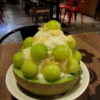 Melon bingsu - ปทุมวัน / School Food (สคูลฟู้ด) (ปทุมวัน)|กรุงเทพและปริมลฑล