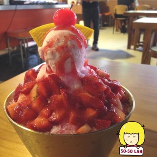 Strawberry Shaved Ice - Sentosa's Insadong Korea Town (Sentosa)|Singapore