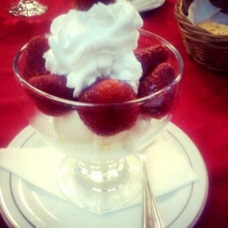 Vanilla Ice Cream with Strawberry - Asia Afrika's Braga Permai Resto & Cake Shop (Asia Afrika)|Bandung