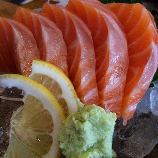 Salmon Sashimi - อ.บางกรวย / Sushi Hiro (ซูชิ ฮิโระ) (อ.บางกรวย)|กรุงเทพและปริมลฑล