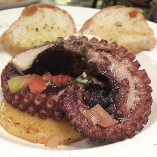 Charcoal Grilled Marinated Octopus with Spanish Paprika Tomatoes - dari Kitchenette (Thamrin) di Thamrin |Jakarta