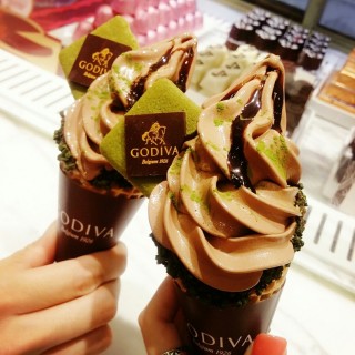 Greentea dark chocolate ice cream - 位於屯門的Godiva Chocolatier (屯門) | 香港