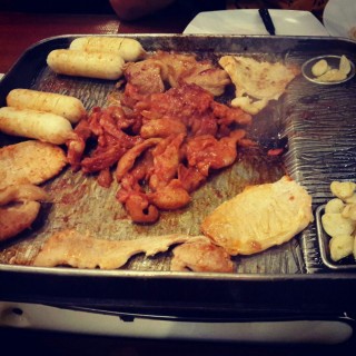 all you can eat beef, pork and chiken. (korean taste) - ในKelapa Gading จากร้านSsikkek Korean BBQ (Kelapa Gading)|Jakarta