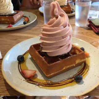 Waffle with Summer Strawberry Soft serve - Ghim Moh / Sunday Folks (Ghim Moh)|Singapore