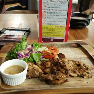 grilled chicken thigh with mushroom sauce - Bugis / Dolce Tokyo (Bugis)|Singapore