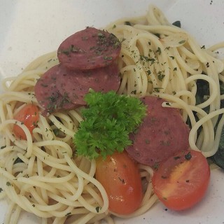 Classic Tomato Brazil Leaves Beef Pepperoni Spagethi - Petaling Jaya (North) / Food Lover Café (Petaling Jaya (North))|Klang Valley