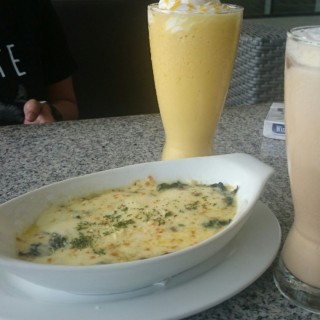 Spinach with Cheese and Mango & Passion Smoothie - dari UCC Mentore (Fort Bonifacio ) di Fort Bonifacio |Metro Manila
