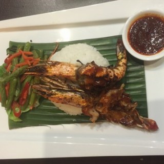 Spicy Garlic Tiger Prawn - Orchard / Amazonia Bistro (Orchard)|Singapore