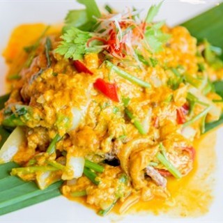 ปูนิ่มผัดผงกะหรี่ - ในลุมพินี จากร้านLove Eat Bistro (ลุมพินี)|กรุงเทพและปริมลฑล