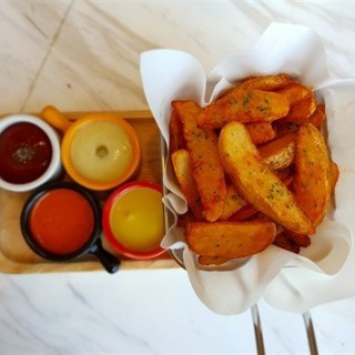 ฟราย กับ จิ้ม (Potato Wedges and Dips) - Cha-am's Suzette (ซูเซท-หัวหิน) (Cha-am)|Others